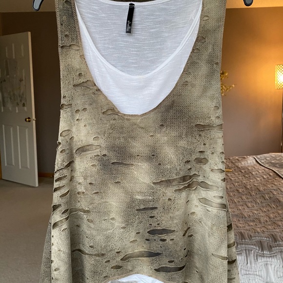 Women Medium(fits Small) 2 piece tank top. NWOT - Picture 2 of 6